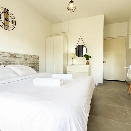 Seaside Makenzie- 50m To *