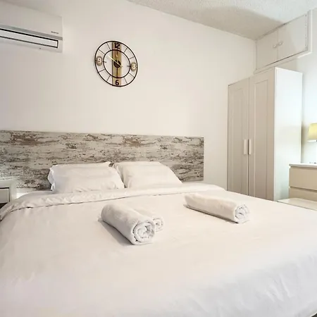 Seaside Makenzie- 50m To * Larnaka