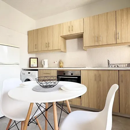 Seaside Makenzie- 50m To 拉纳卡