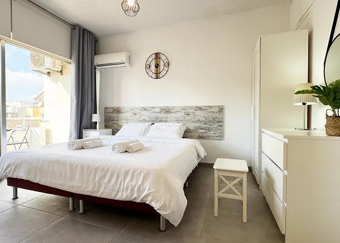 Seaside Makenzie- 50m To ラルナカ