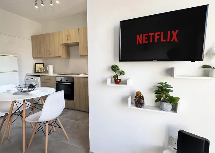 Seaside Makenzie- 50m To * ラルナカ