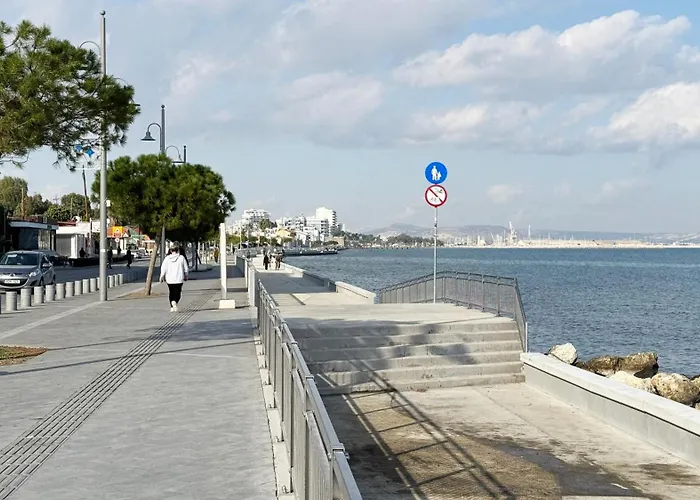 アパート Seaside Makenzie- 50m To ラルナカ