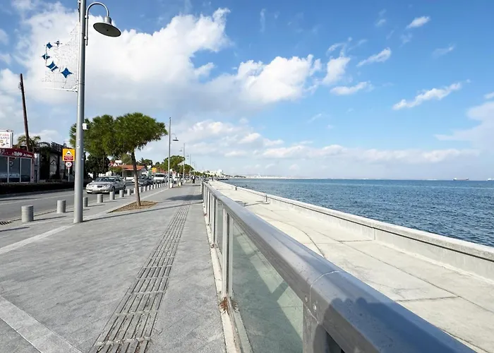 Seaside Makenzie- 50m To アパート *